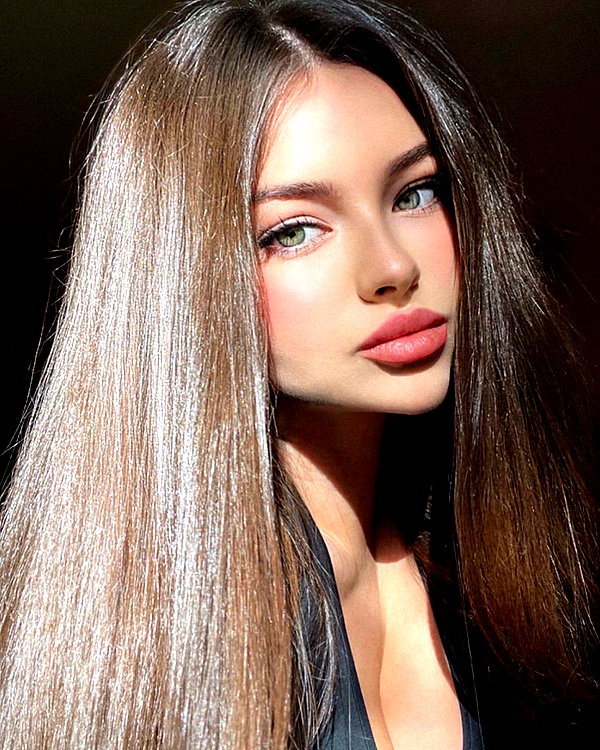 baddiesessence instagram image archive image
