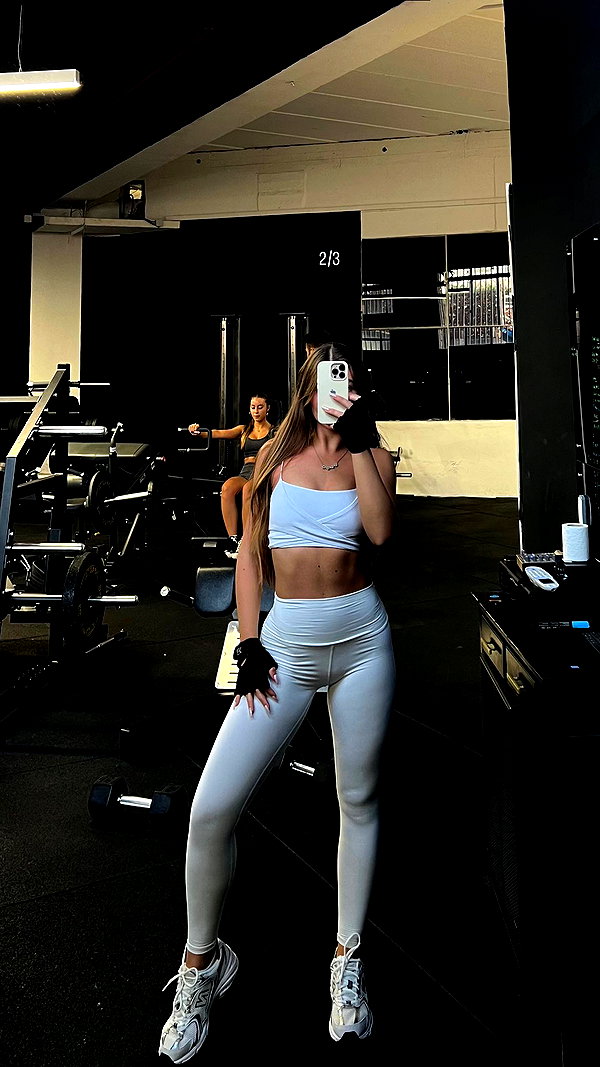 daniella_zeldis instagram image archive image
