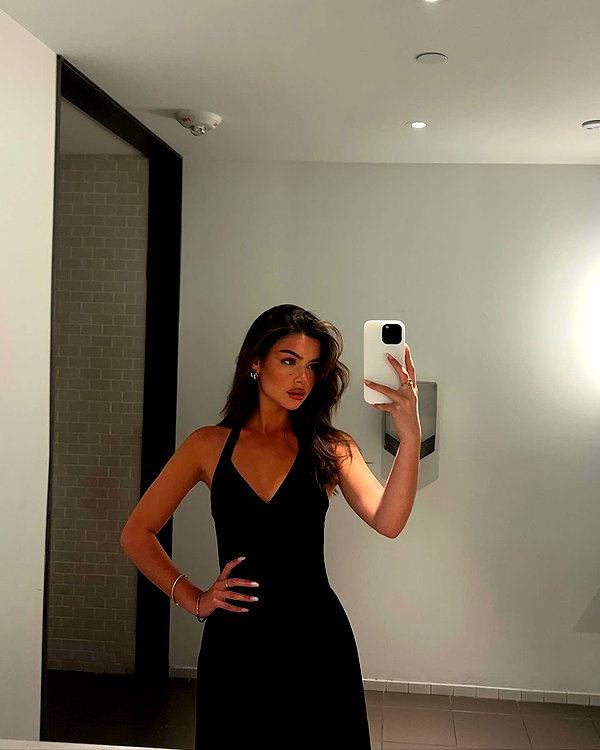 oliviaphillipps instagram image archive image