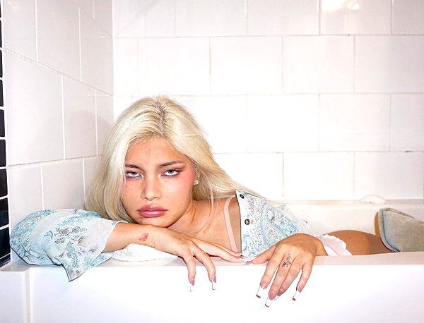 diakimeko instagram image archive image