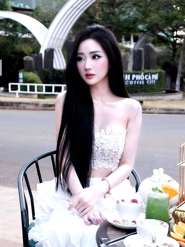 lyhythuedoxinh instagram image archive image