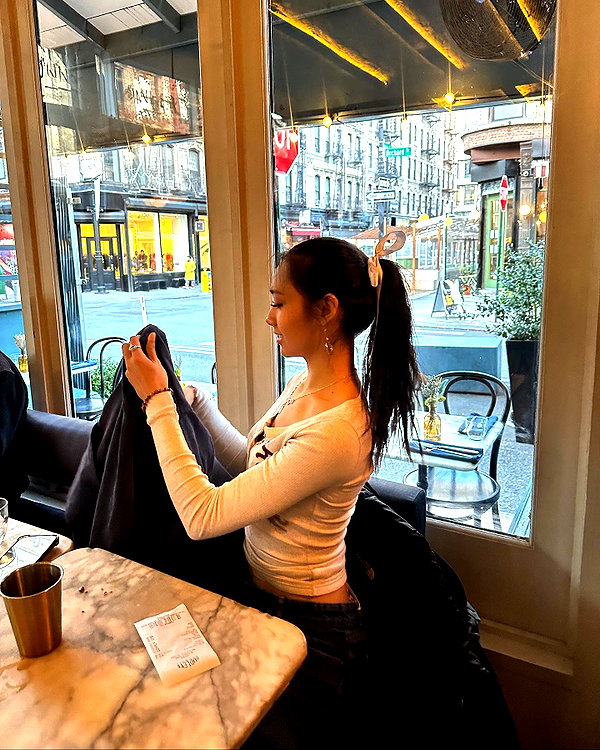 cait.knight instagram image archive image