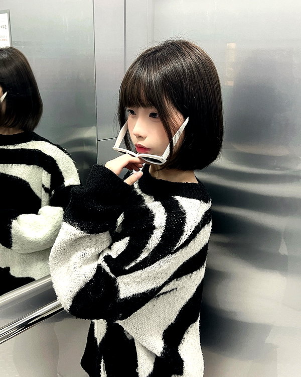 1zxhy__ instagram image archive image