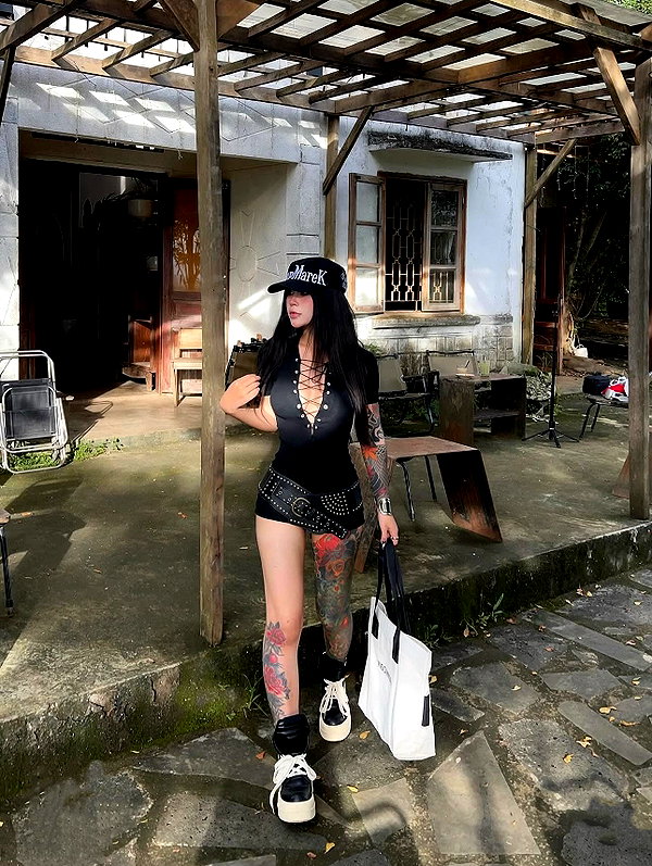 lyhythuedoxinh instagram image archive image