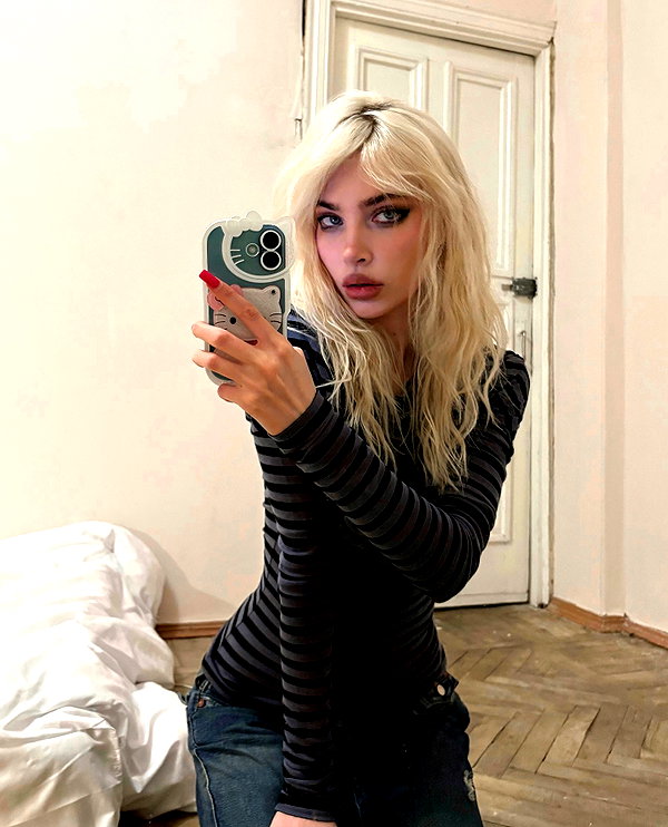 anya4everr instagram image archive image