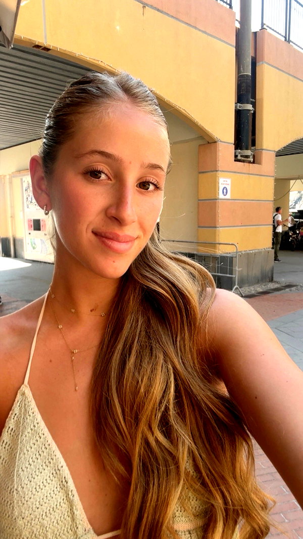 shani.zeltzer instagram image archive image
