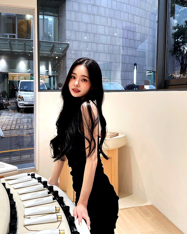 dear.zia instagram image archive image