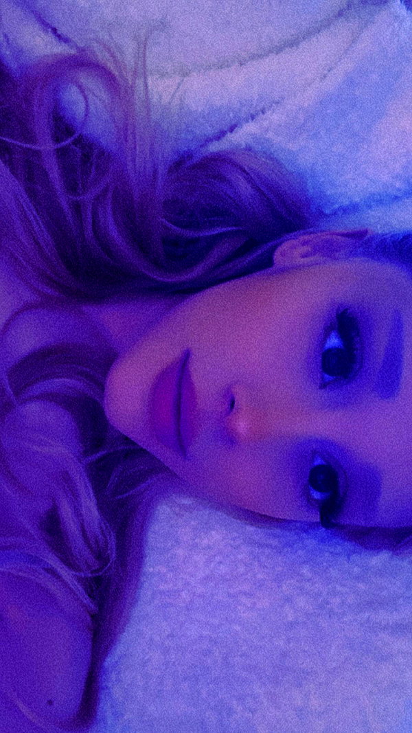 arianagrande instagram image archive image