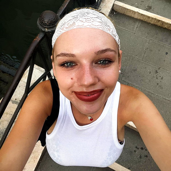 leni.bahr instagram image archive image