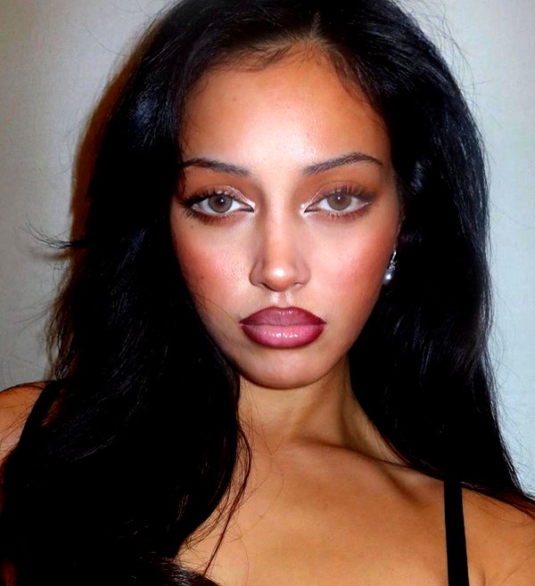 baddiesessence instagram image archive image