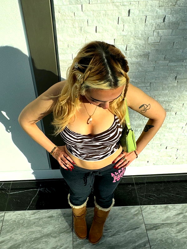 v.qx instagram image archive image