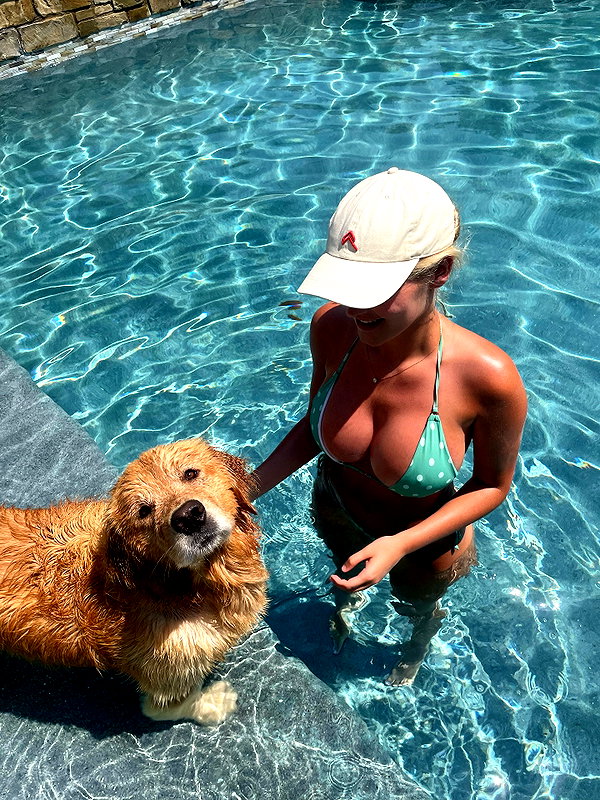 allie_dunn instagram image archive image