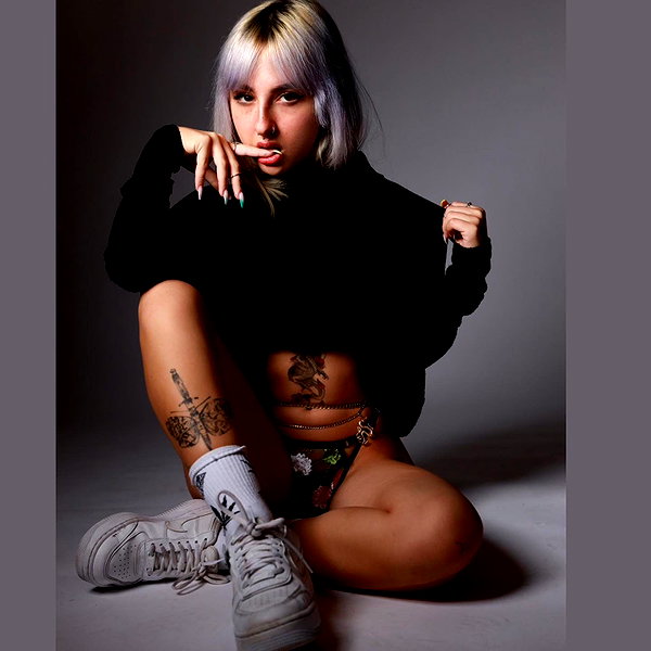 karin_orhov instagram image archive image