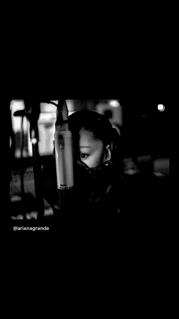 arianagrande instagram image archive image