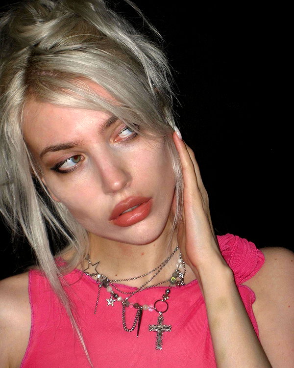 alien.hanna instagram image archive image