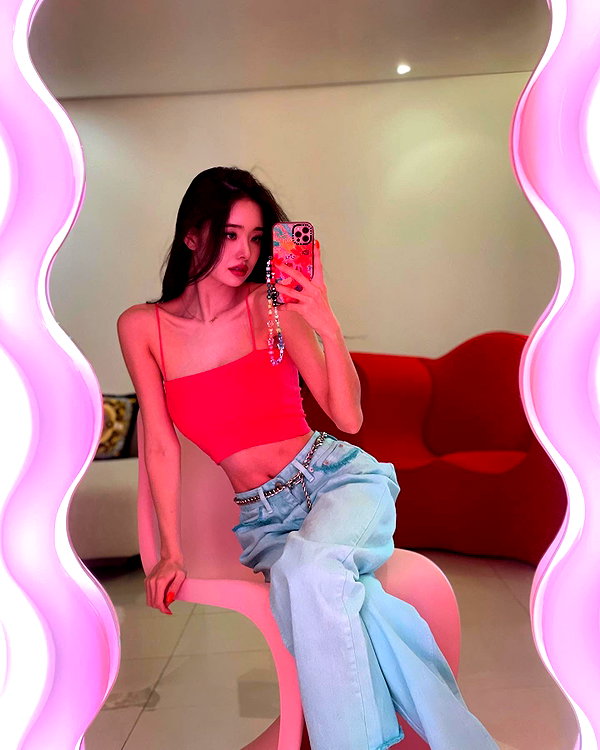 dear.zia instagram image archive image
