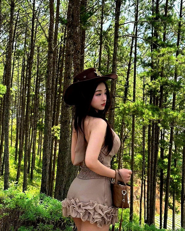 lyhythuedoxinh instagram image archive image
