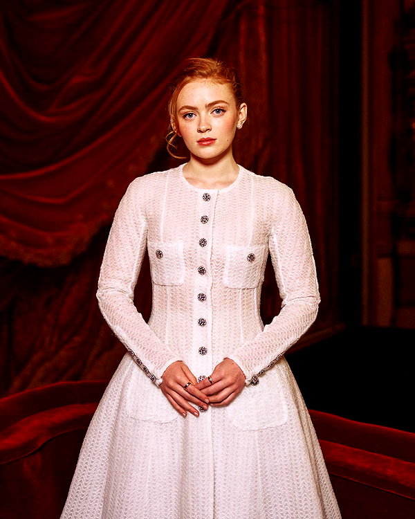 sadiesink_ instagram image archive image