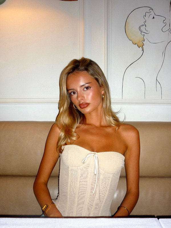 brontesheppeard instagram image archive image