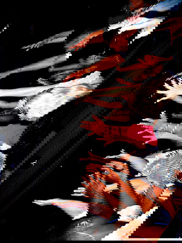 sabrinacarpenter sabrinacarpenter archive image