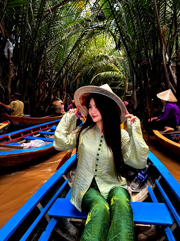 lyhythuedoxinh instagram image archive image