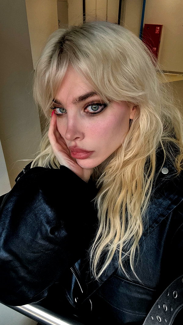 alien.hanna instagram image archive image