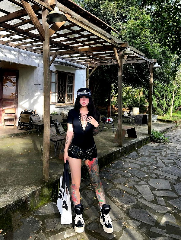 lyhythuedoxinh instagram image archive image