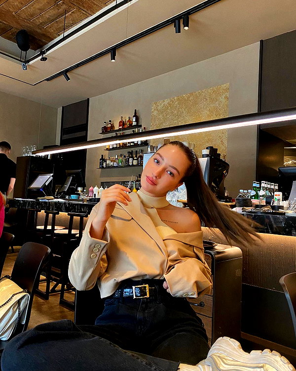 veroni22ka instagram image archive image
