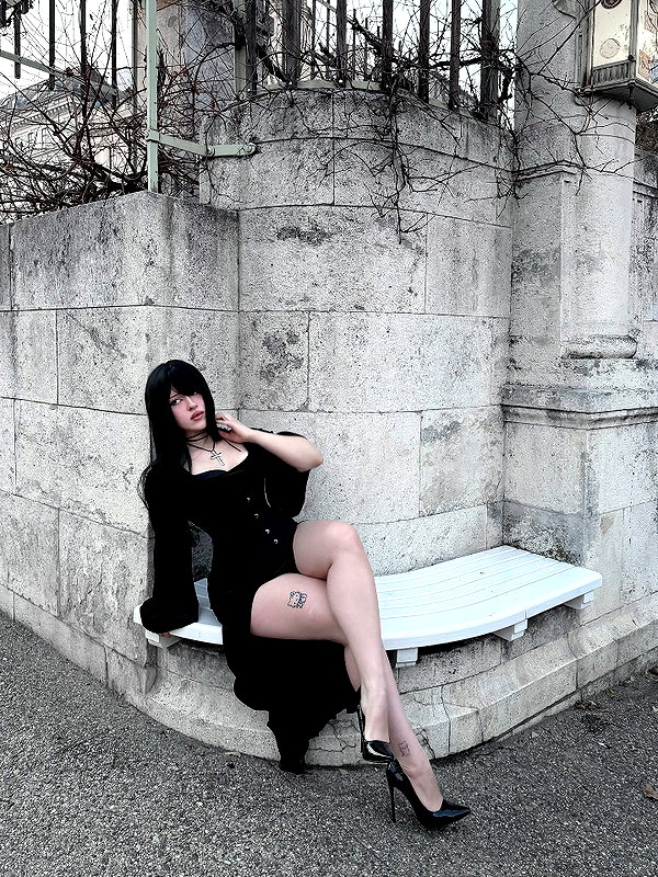 andasrose instagram image archive image