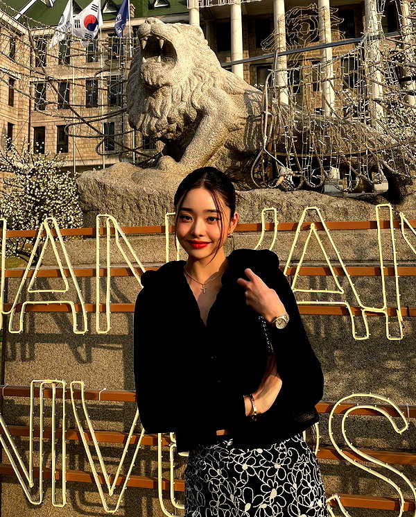 dear.zia instagram image archive image