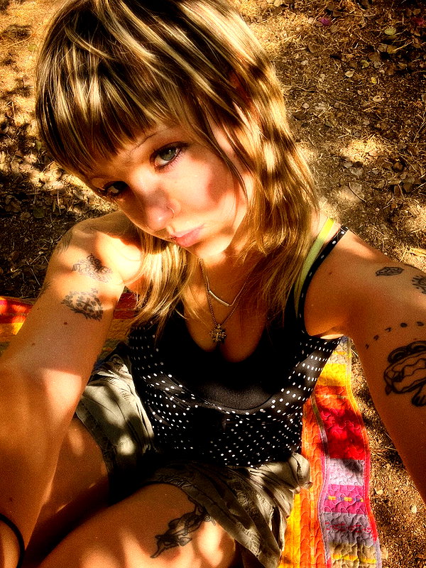_femalien instagram image archive image