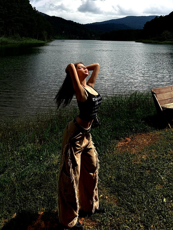 lyhythuedoxinh instagram image archive image