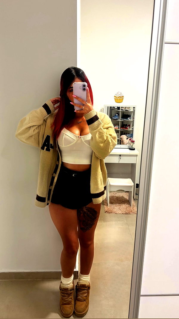 shanidahan7 instagram image archive image