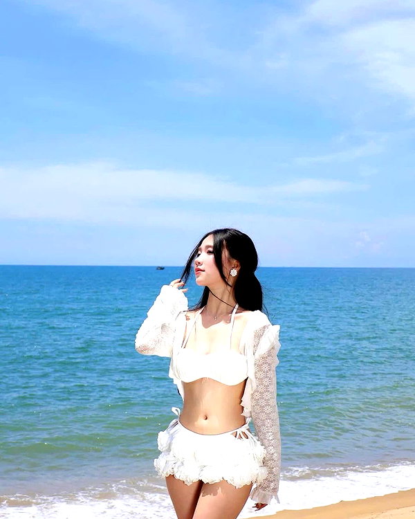 lyhythuedoxinh instagram image archive image