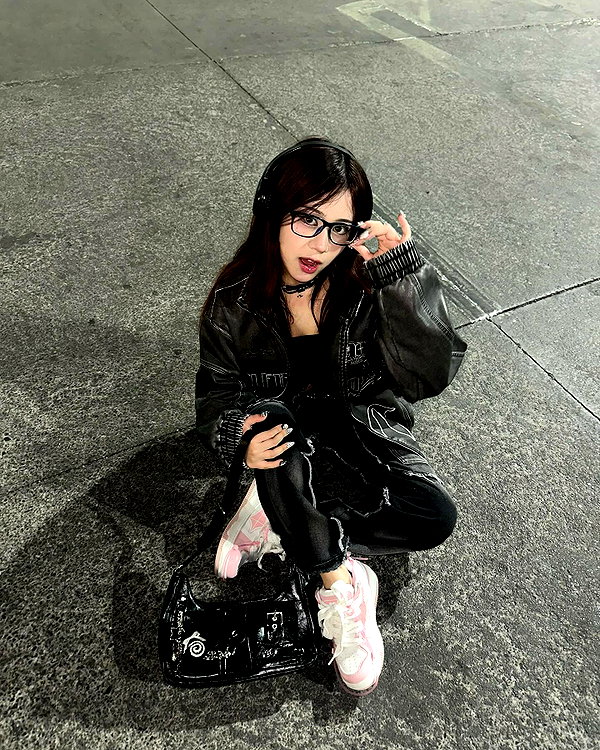 is2tian instagram image archive image