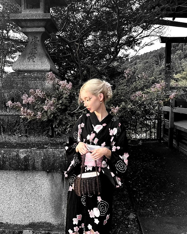 _lia.moon archive image