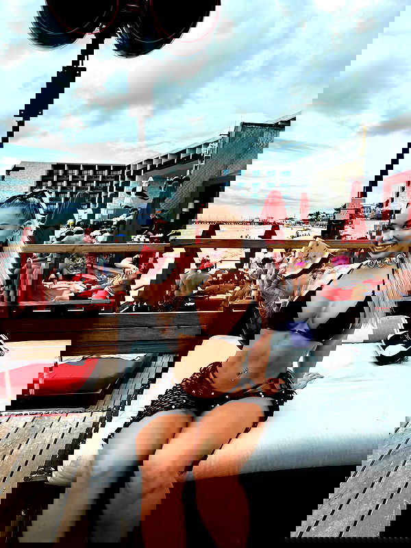 itshayleydavies itshayleydavies archive image