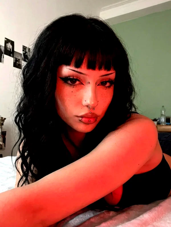 chica.niebla instagram image archive image