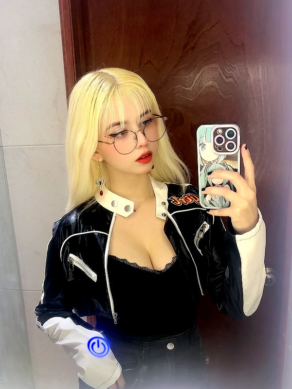 luly1980s instagram image archive image