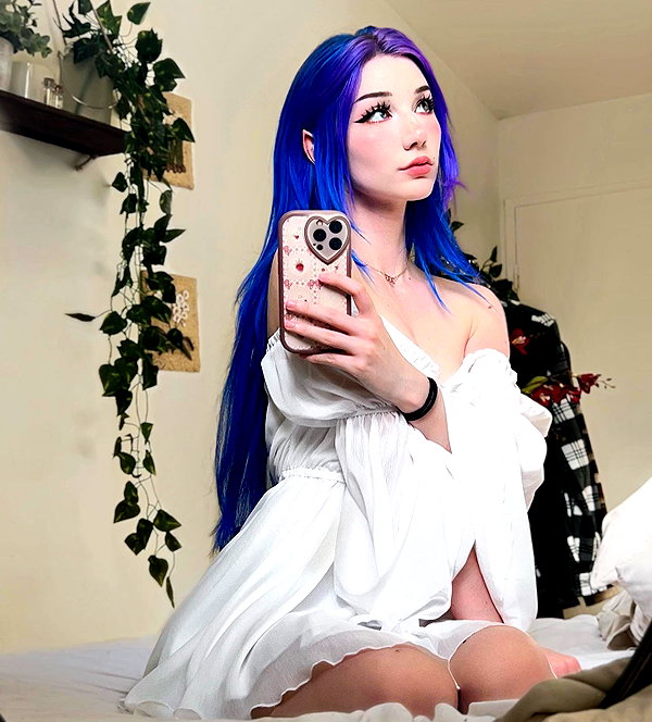 danielle.mercedie instagram image archive image
