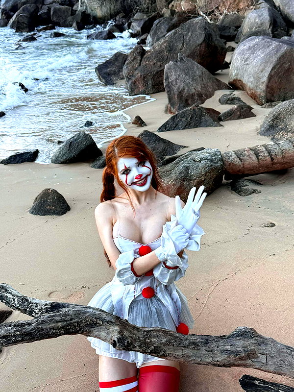 elowen.fawn instagram image archive image