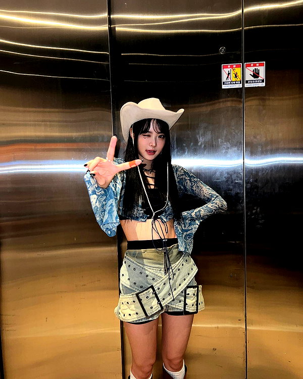 hhh.e_c.v instagram image archive image