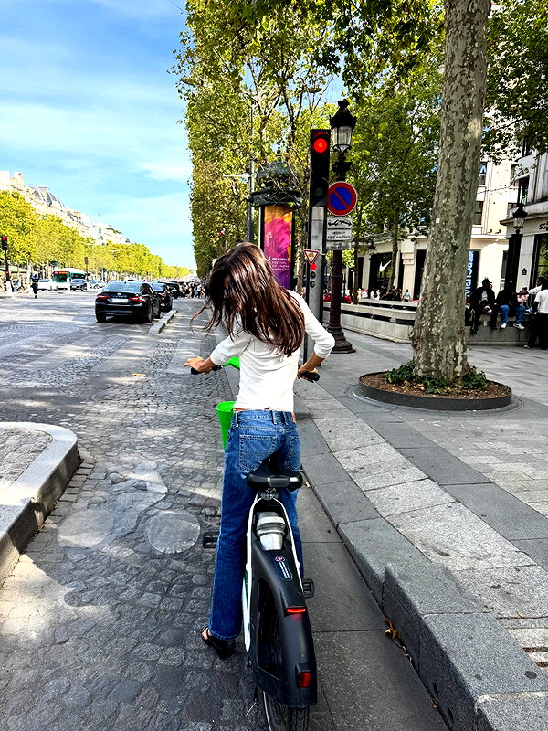 ainaratorneg instagram image archive image