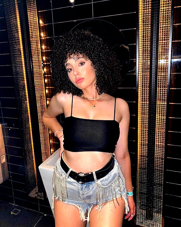 sonia.v._ instagram image archive image
