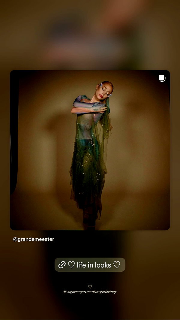 arianagrande instagram image archive image