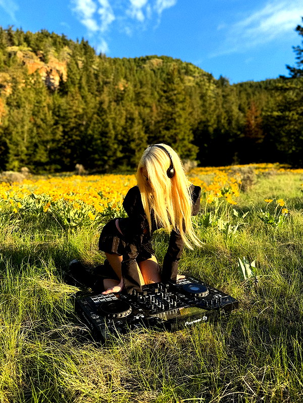 maria_domark instagram image archive image