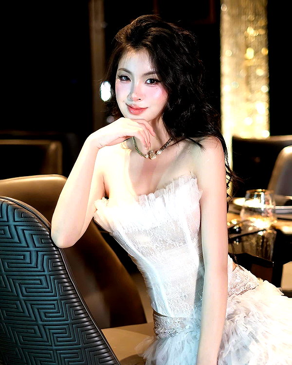 lyhythuedoxinh instagram image archive image