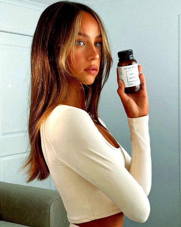 olivia.mathers instagram image archive image