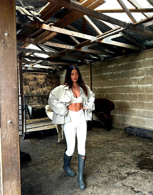clarissabeaa instagram image archive image