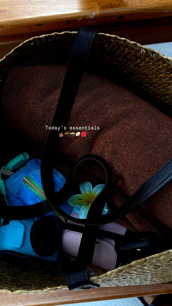 maya.keyy instagram image archive image